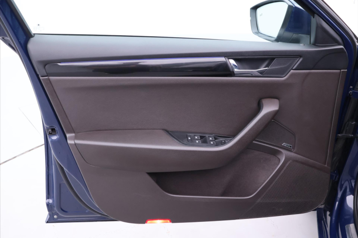 Škoda Superb 2,0 TSI 206kW DSG 4x4 L&K