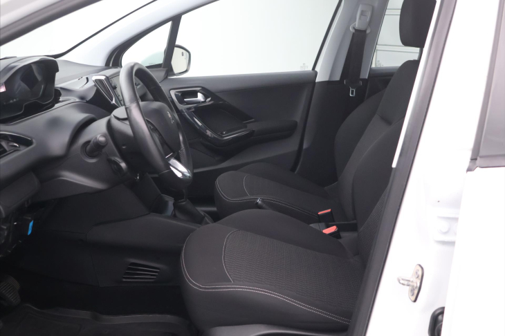 Peugeot 208 1,2 PureTech Klima CZ 1.Maj.