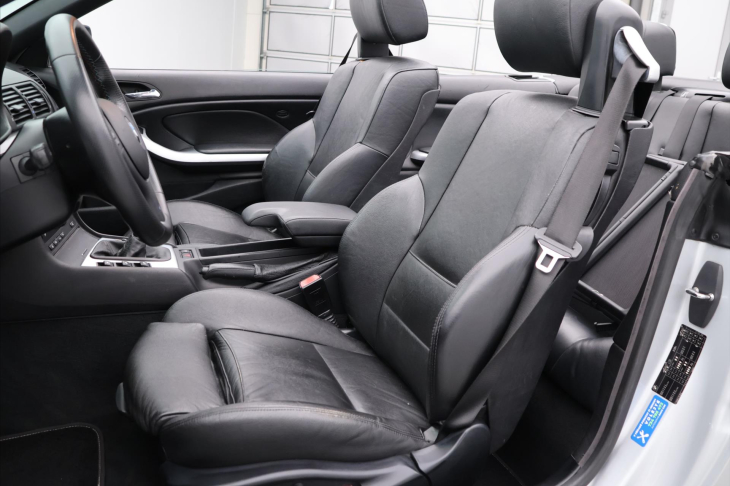 BMW Řada 3 3.0 330i 170kW Mpaket BiXenon