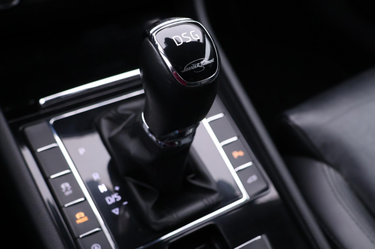 Škoda Superb 2,0 TDI 140kW DSG Style Kůže
