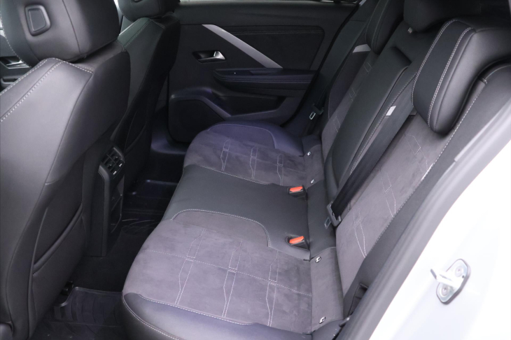 Opel Astra 1,2 96 kW Ultimate ST CZ TZ