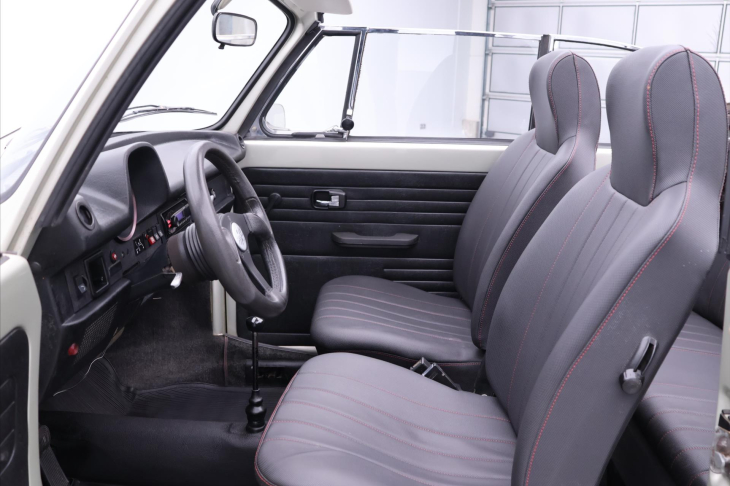 Volkswagen Beetle 1,3 1300 Cabrio