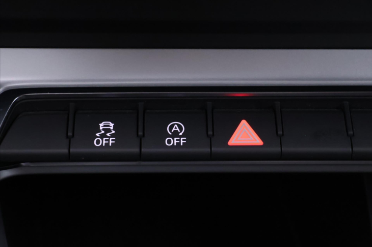 Audi Q3 2,0 40TFSI 140kW virtual 1.Maj