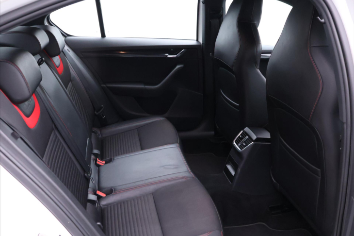 Škoda Octavia 2,0 TSI 162kW DSG Navi RS CZ