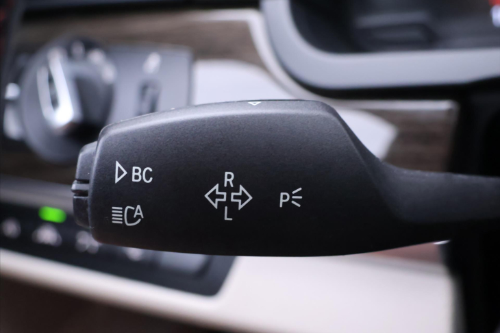 BMW Řada 7 3,0 190kW Xdrive ALU Kůže Šíbr