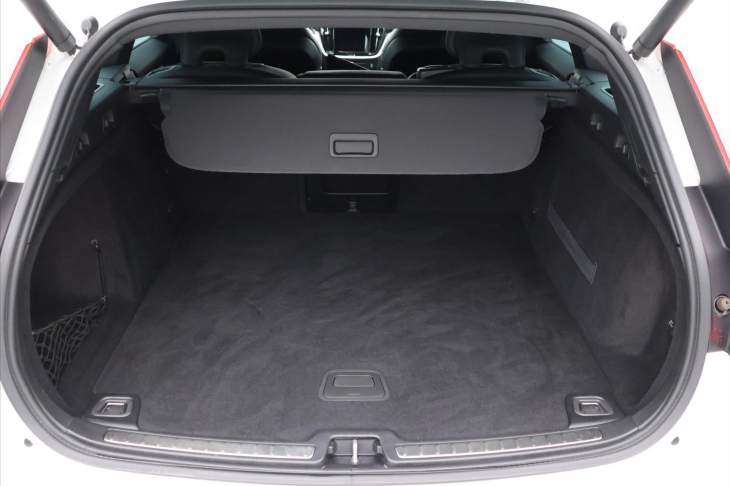 Volvo V60 2,0 T5 184kW Drive-E R-Design