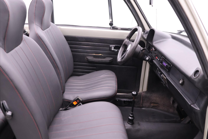 Volkswagen Beetle 1,3 1300 Cabrio