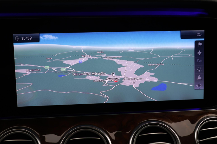 Mercedes-Benz Třídy E 2,0 220d 143kW 4Matic Aut. LED