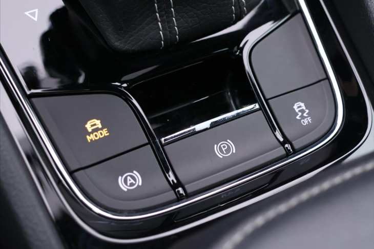 Škoda Karoq 1,5 TSI DSG Sportline 1Maj DPH