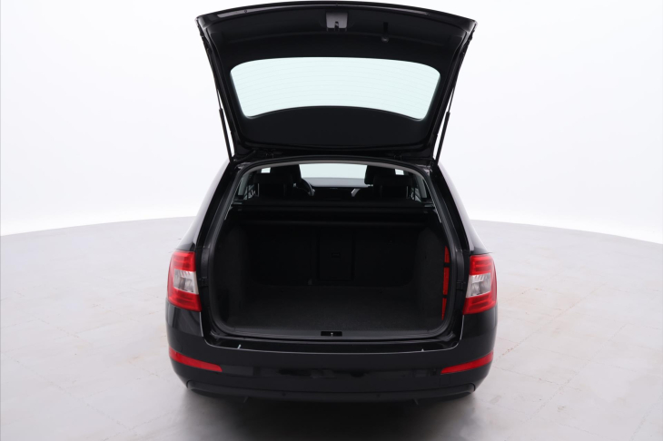 Škoda Octavia 2,0 TDI DSG Ambition 1.Maj.