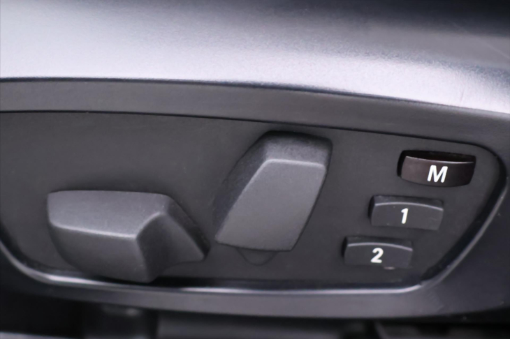 BMW X1 2,0 xDrive20d 130kW Xenon Navi