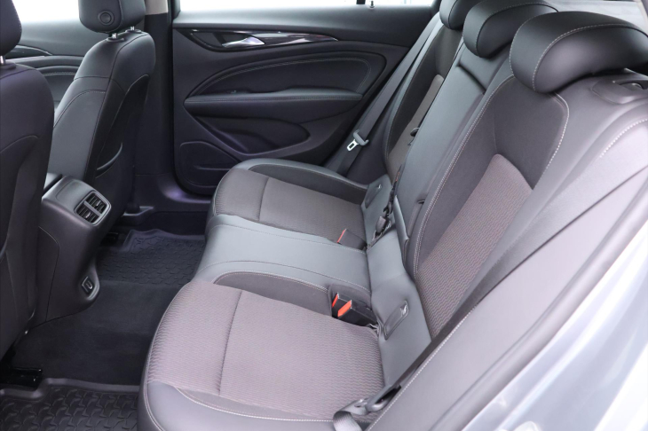 Opel Insignia 2,0 T 191kW 4x4 CZ Innovation