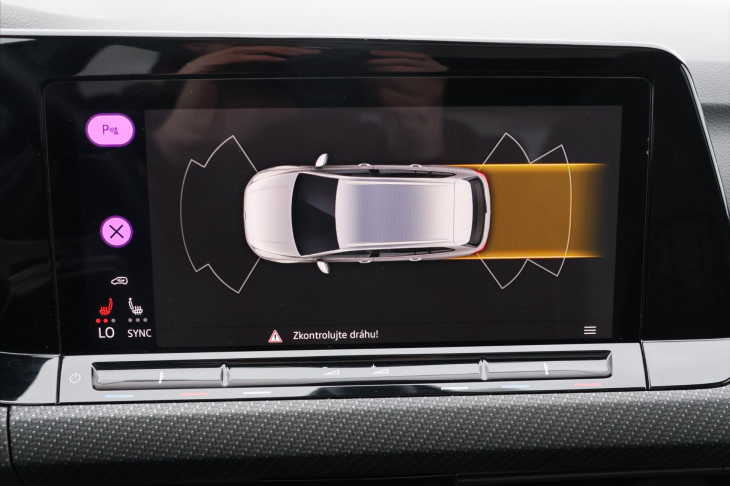 Volkswagen Golf 2,0 TDI DSG R-line Virtual DPH