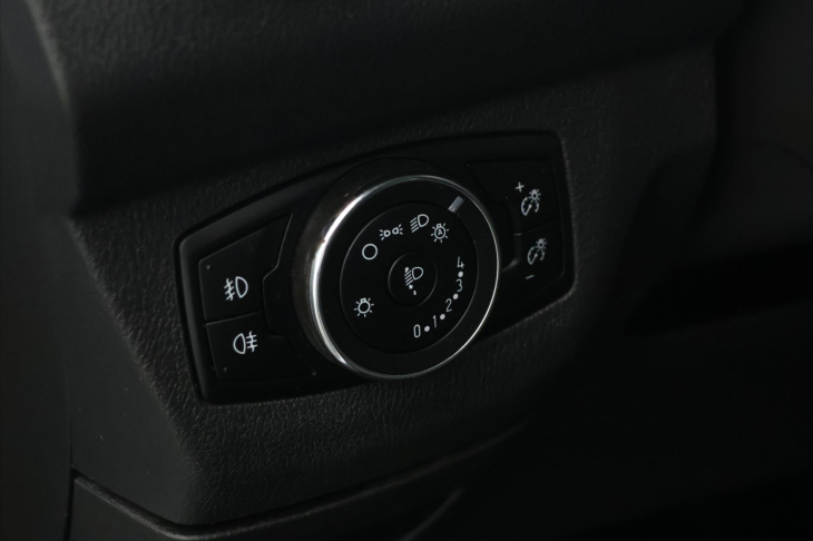 Ford Tourneo 1,5 TDCi 71kW Titanium CZ