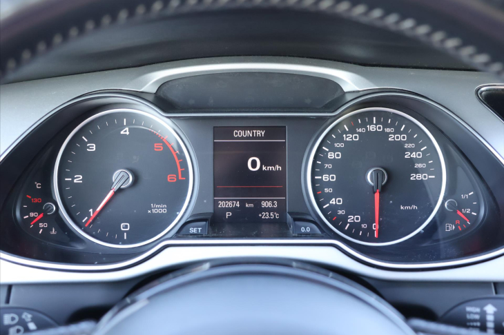 Audi A4 2,0 TDI 130kW Quattro S line