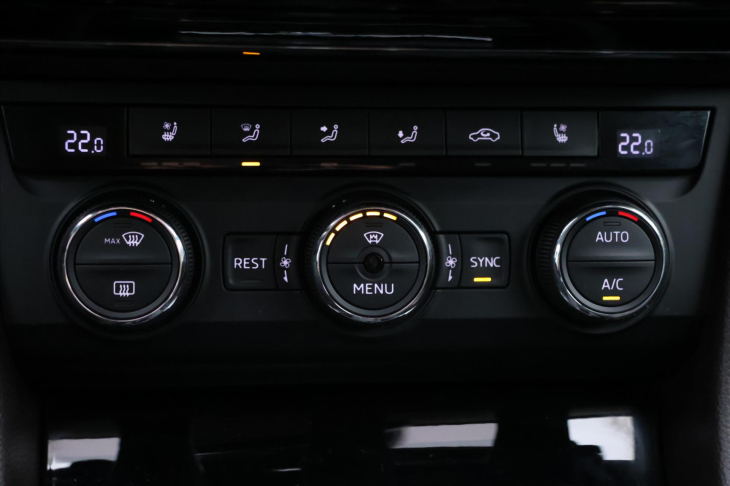 Škoda Superb 2,0 TDI 140kW 4x4 DSG CZ L&K