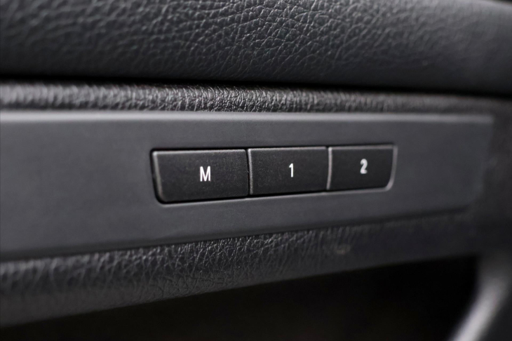 BMW Řada 5 3,0 535i 225kW Aut.klima Kůže