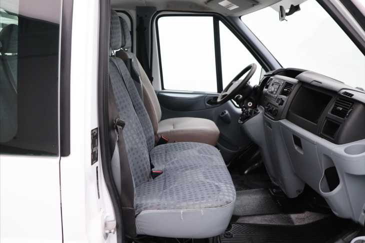 Ford Transit 2,2 TDCi 92kW 330L Base 7-Míst