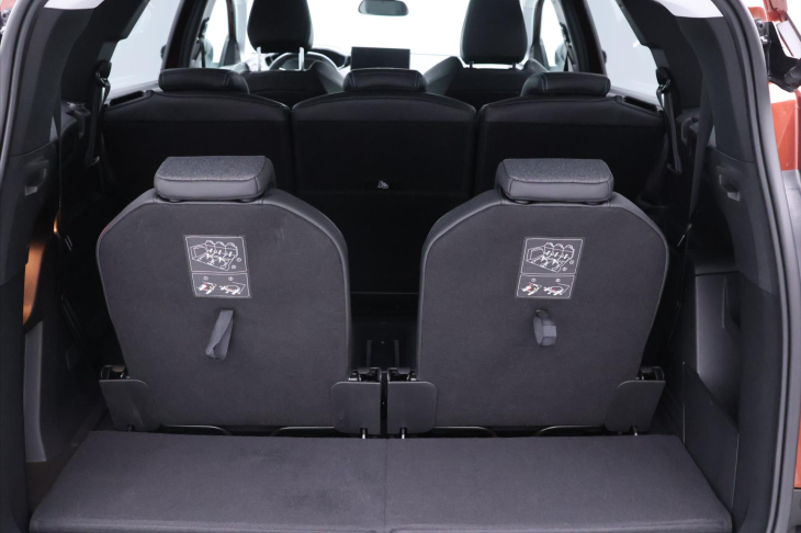 Peugeot 5008 1,5 HDI 96kW Allure 7-Míst DPH