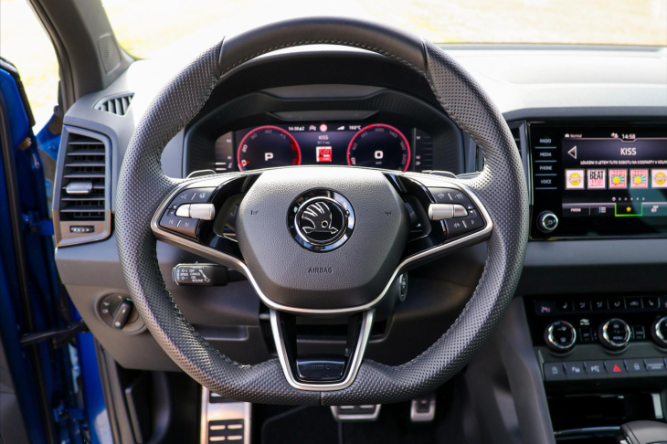 Škoda Karoq 2,0 TDI 4x4 DSG Sportline CZ