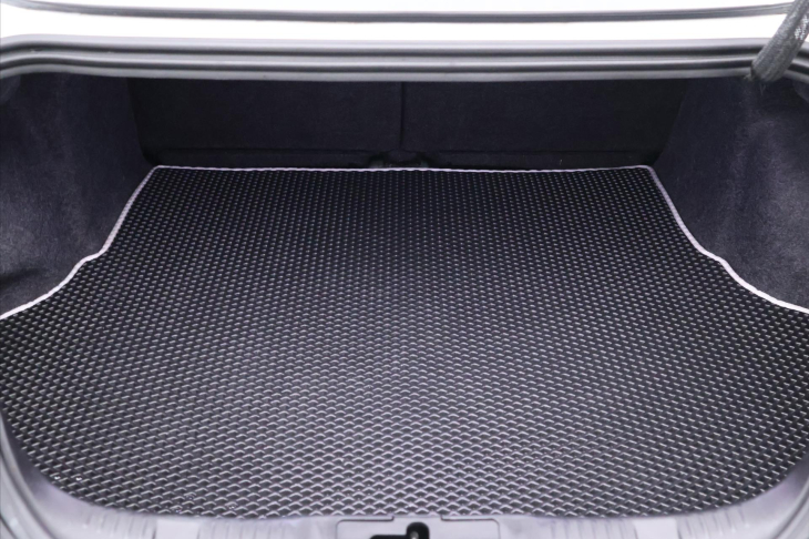 Ford Mustang 3,7 V6 225kW Automat Xenon