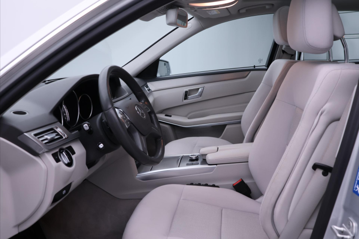 Mercedes-Benz Třídy E 3,5 E 400 Serv.kniha LED