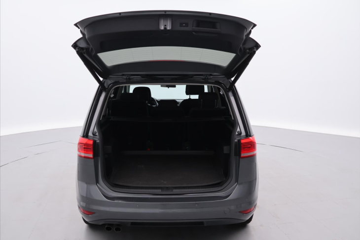 Volkswagen Touran 1.4 TSI 110kW DSG 7-Míst 1.Maj.