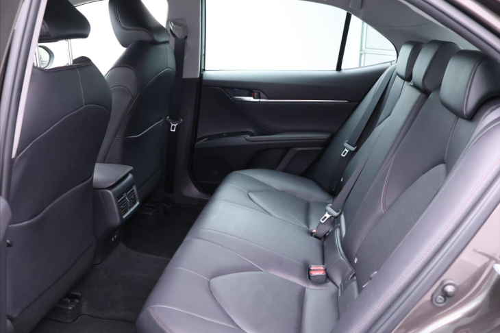 Toyota Camry 2,5 Hybrid 131kW Executive CZ