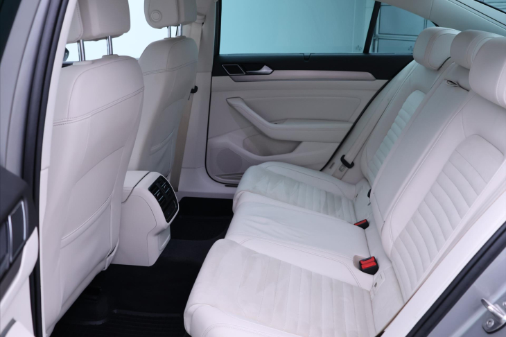 Volkswagen Passat 2,0 110kW Highline 4Motion CZ