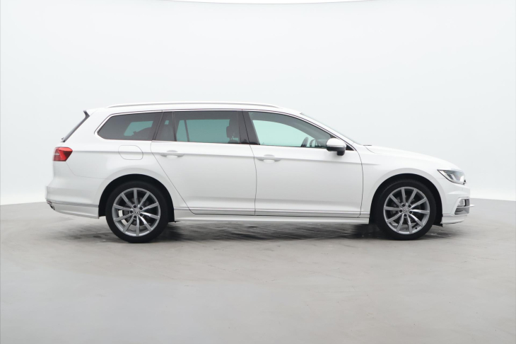 Volkswagen Passat 2.0 TDI 110kW DSG LED Kůže CZ