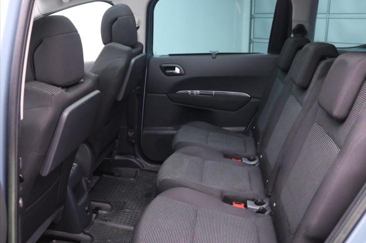 Peugeot 5008 2,0 HDI 110kW CZ Panorama