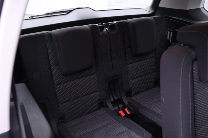 Volkswagen Touran 1,6 TDI Comfortline 7-Míst Navi