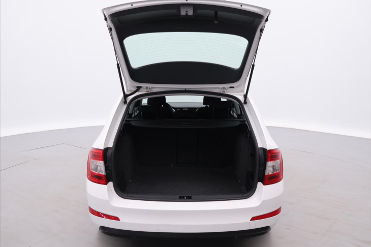 Škoda Octavia 1,6 TDI 81kW Style CZ Xenon