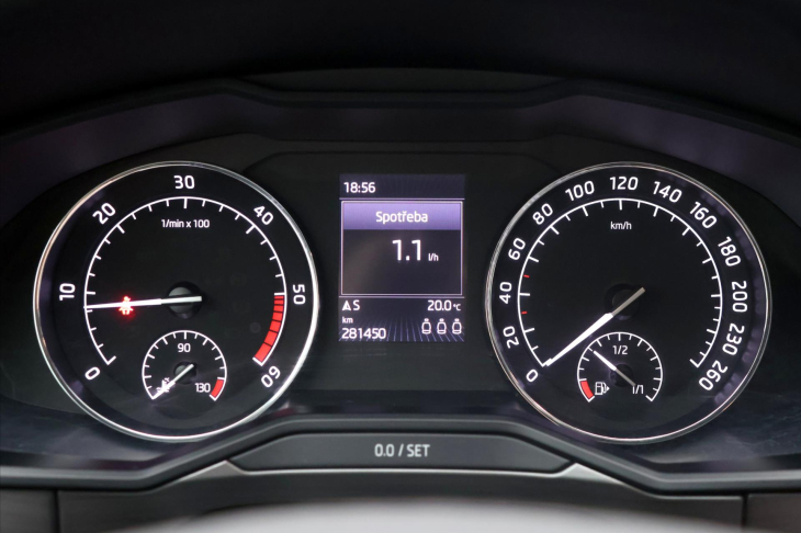 Škoda Superb 2.0 TDI 110kW Style Bi-Xenon