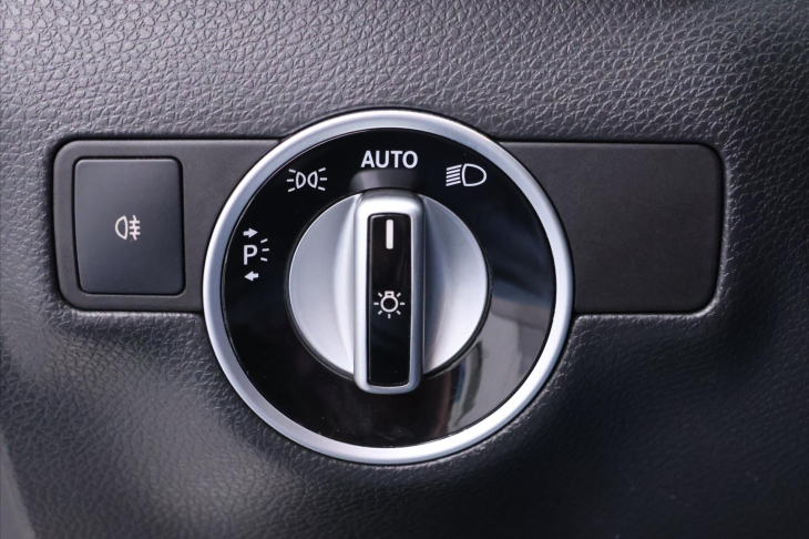 Mercedes-Benz Třídy B 1,6 180 90kW Xenon, Serv.kn.