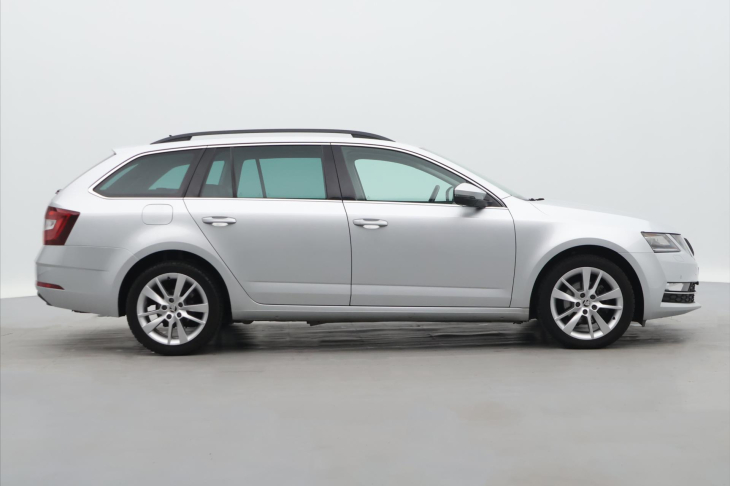 Škoda Octavia 2,0 TDI 110kW DSG Style Kůže