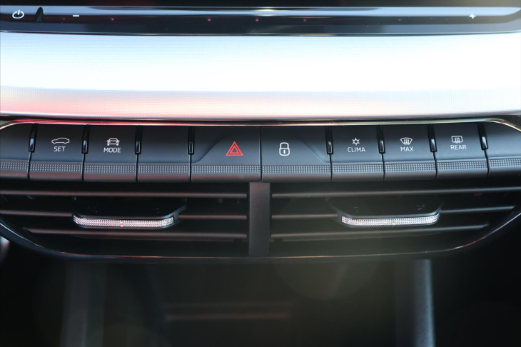 Škoda Octavia 1,0 TSI 81kW Sport Virtual LED