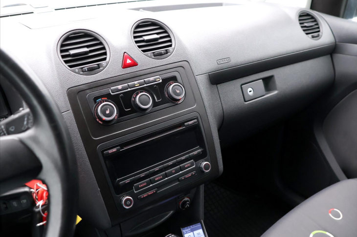 Volkswagen Caddy 1,6 TDI 75kW DSG Tažné Serv.Kn