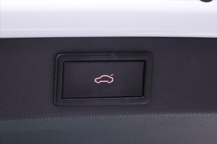 Škoda Superb 2,0 TDI 140kW DSG L&K Xenon