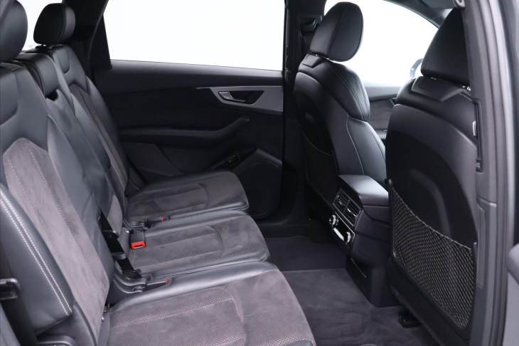 Audi Q7 3,0 TDI S-line 7-Míst CZ DPH