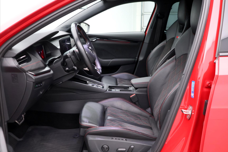 Škoda Octavia 2,0 TSI 180kW DSG CZ RS LED