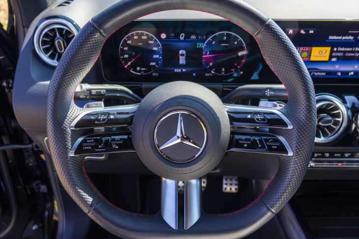 Mercedes-Benz GLA 2,0 200d 4MATIC AMG Premium