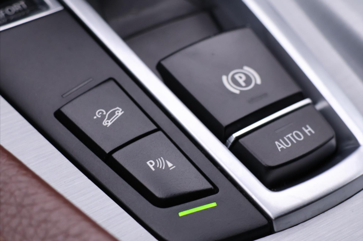 BMW Řada 5 3,0 D M-PACKET 190KW CZ X-DRIVE