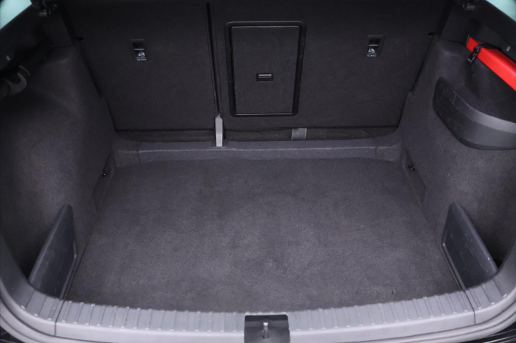 Škoda Karoq 2,0 TDI 110kW Virtual LED 1.Maj DPH