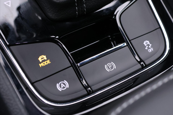 Škoda Karoq 2,0 TDI Sportline 4x4 DSG 1.maj.