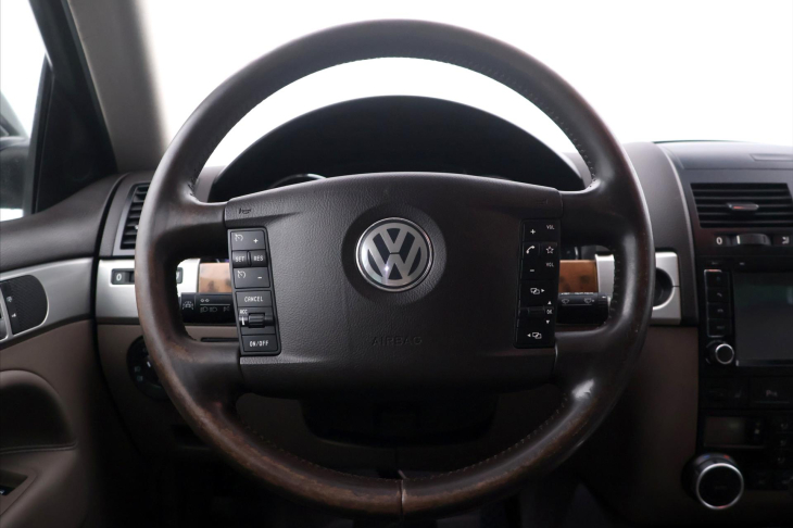 Volkswagen Touareg 3,0 TDI V6 176kW Tiptronic CZ
