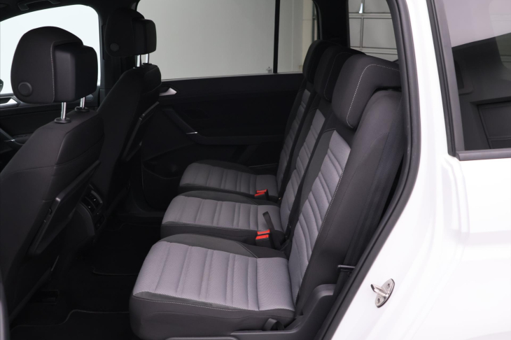 Volkswagen Touran 1,5 TSI 110kW DSG R-line DPH
