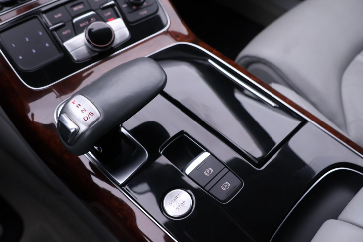 Audi A8 4,2 FSI 273kW Quattro Tiptronic