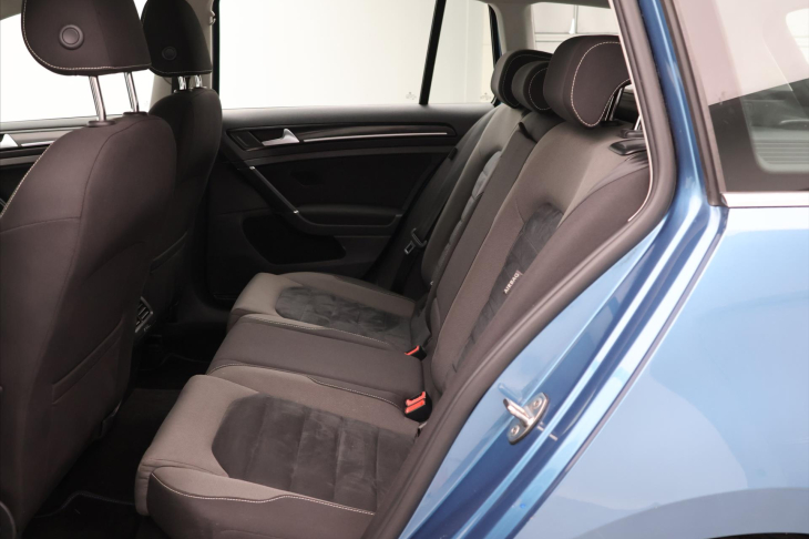 Volkswagen Golf Variant 1,6 TDI 77kW Comfortline CZ