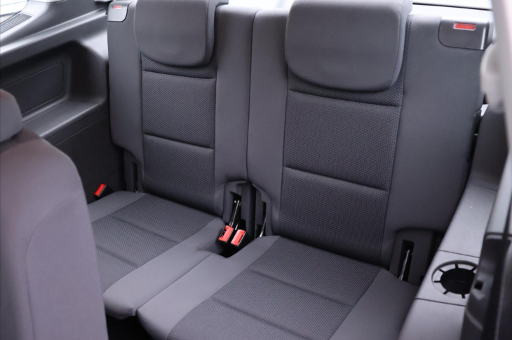 Volkswagen Touran 1,6 TDI CZ 7-Míst Serv.Kniha